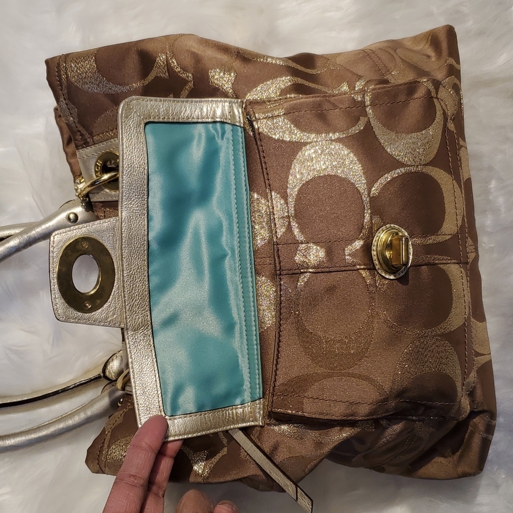 Coach Hamptons Signature C's W/ Turnlock Tote F15691 - Picture 16 of 16